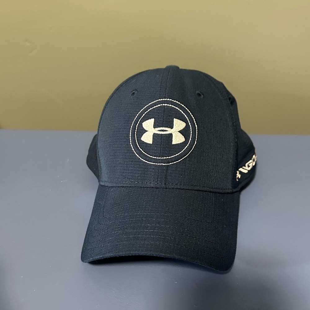 Under Armour Logo Golf Fitted‎ Hat Blue MD/LG Solid Vent Holes Outdoor 2016